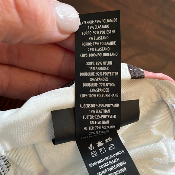 🌺 COCO REEF OPTIMA Halter Bikini Top – Paradise Floral | Size 36/38C - Picture 8 of 9